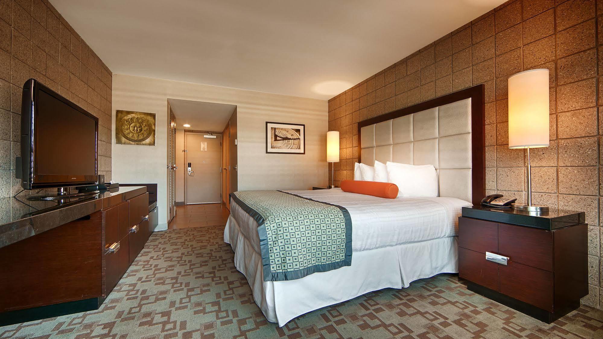 Hotel Western Sundial Scottsdale