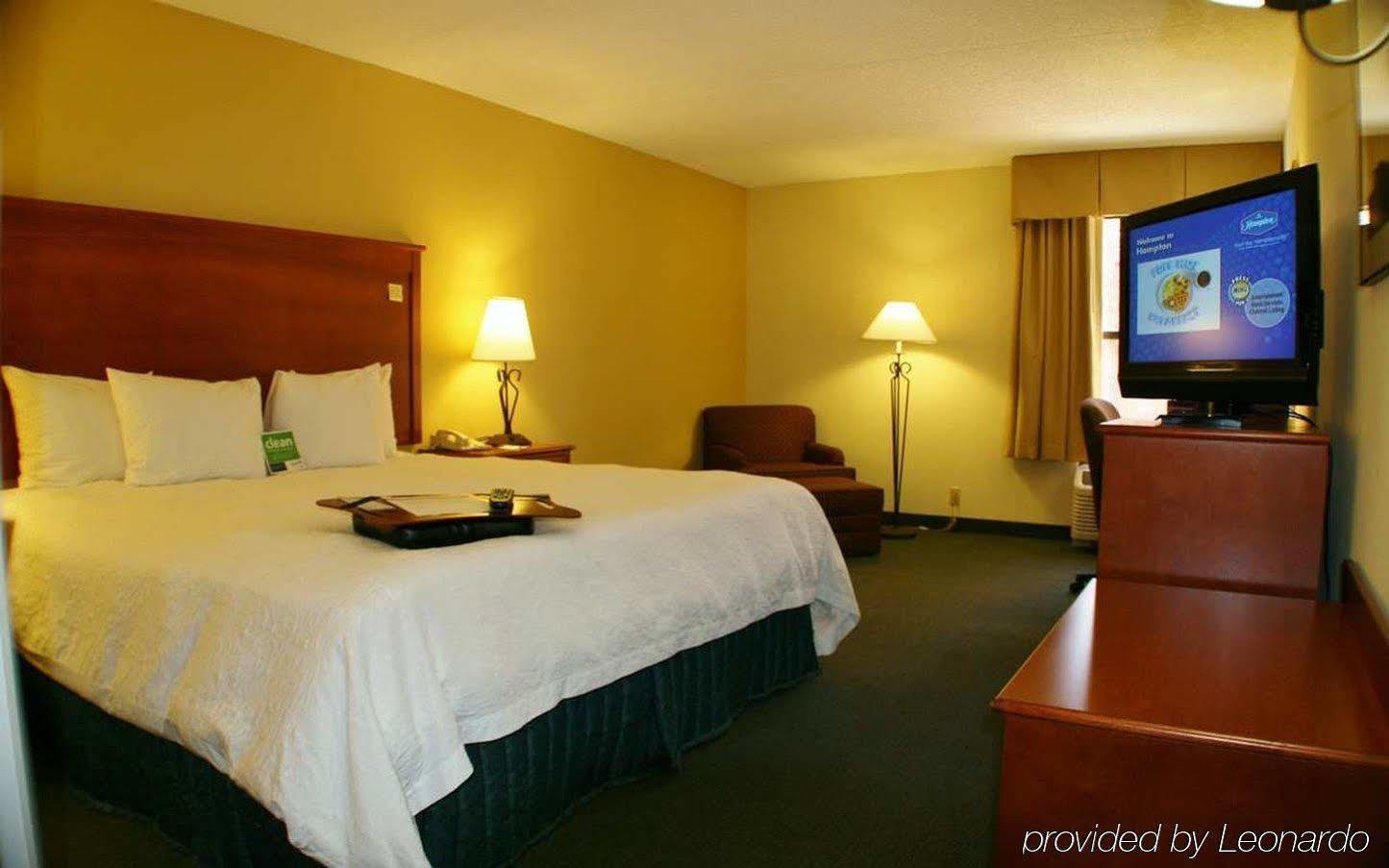 Hampton & On Shea Blvd 3*