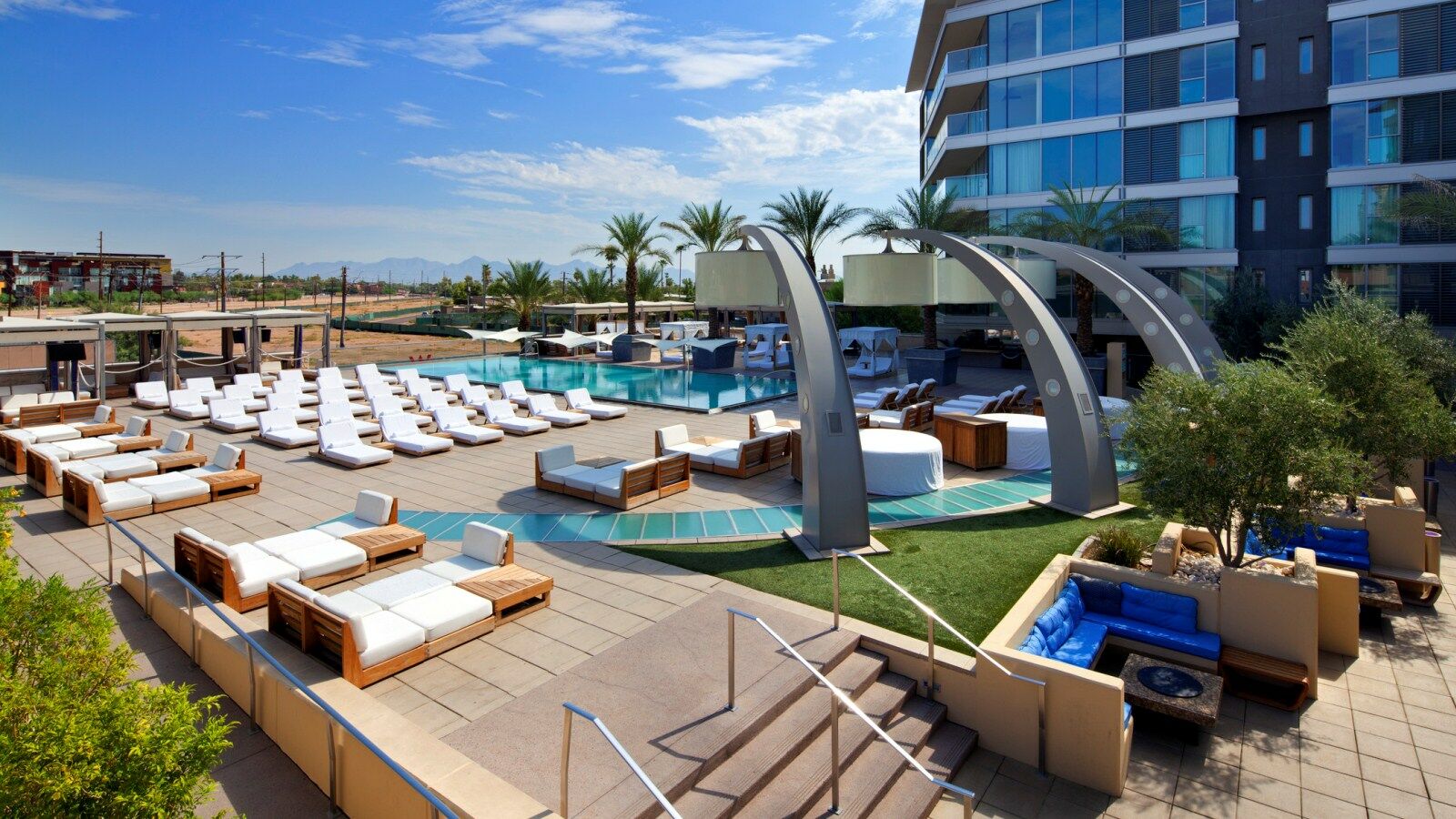 Hotel W 4*