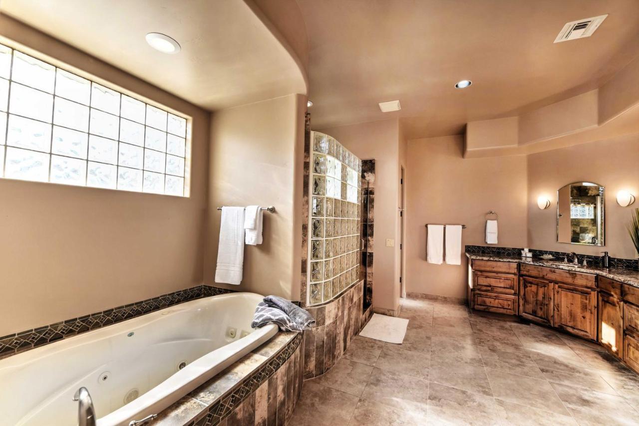 Pickleball, Heated Pool And Hot Tub