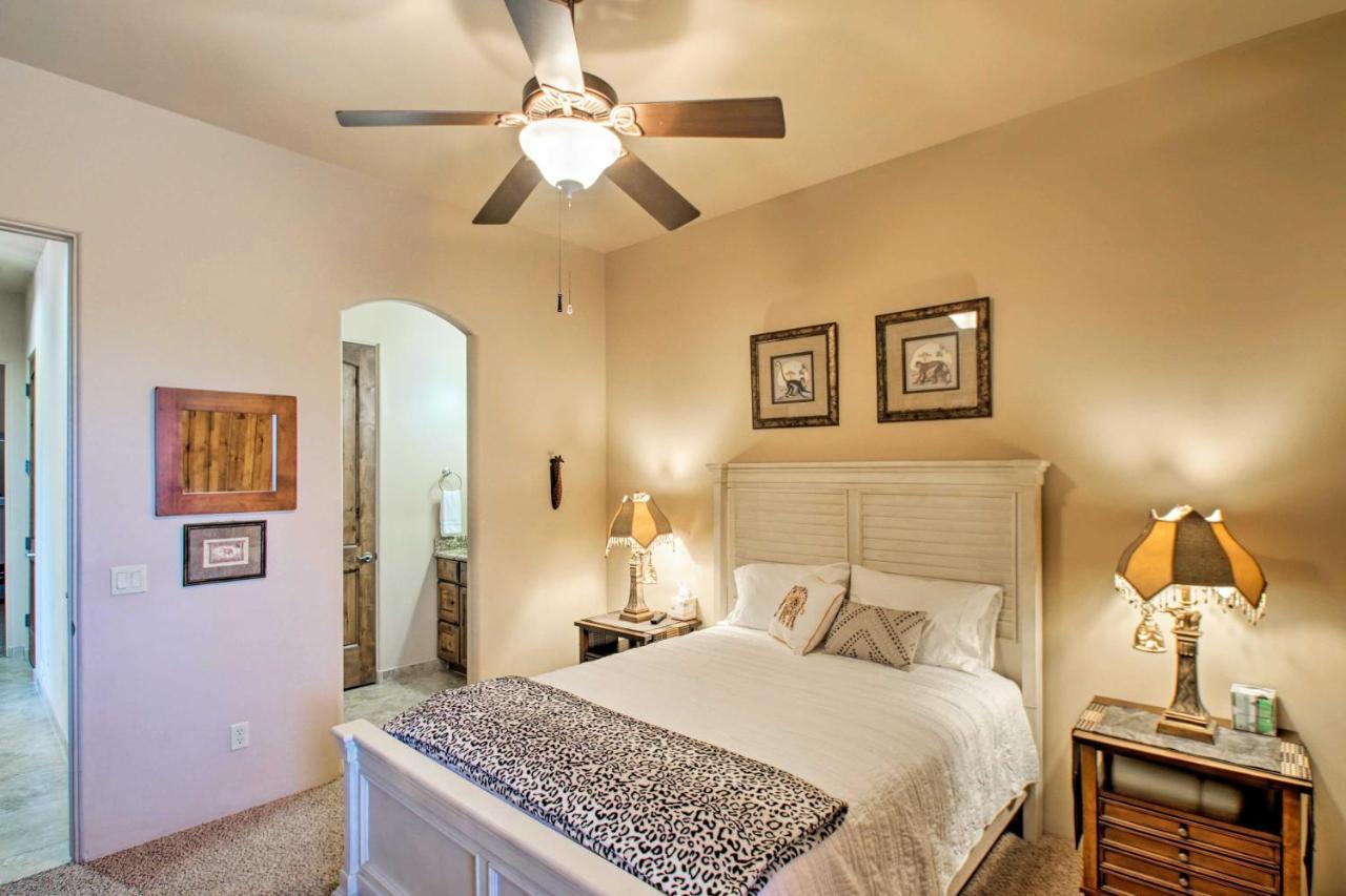 Pickleball, Heated Pool And Hot Tub Holiday home Scottsdale